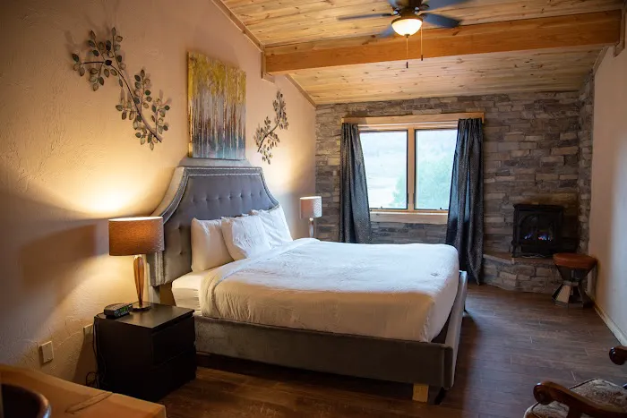 Arrowhead Mountain Lodge 1