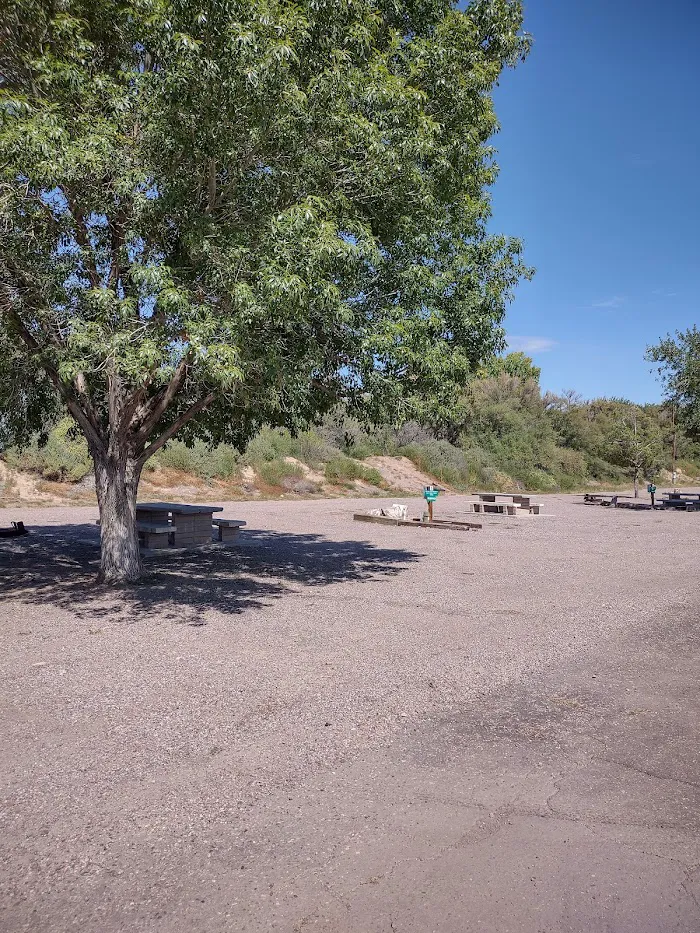 Escondida Lake Campground 5