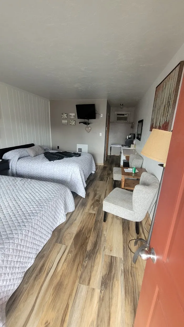 Highlander Motel & RV Park 7