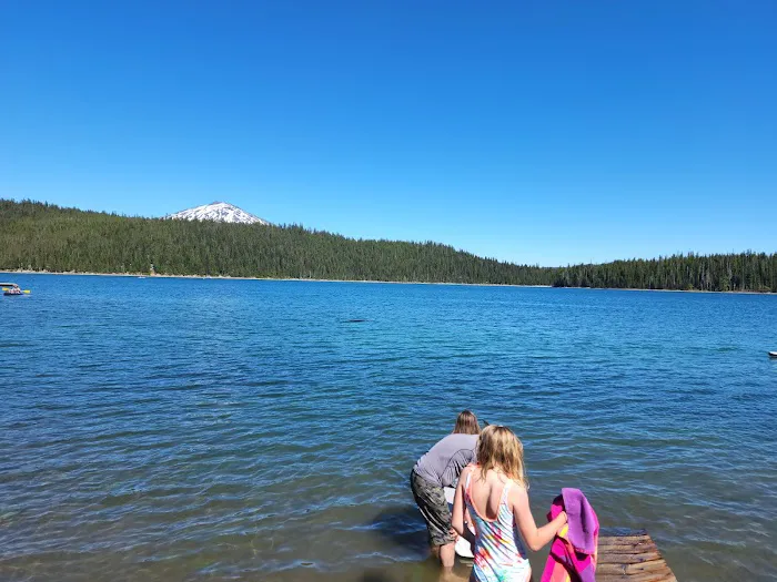 Elk Lake Resort and Marina 3