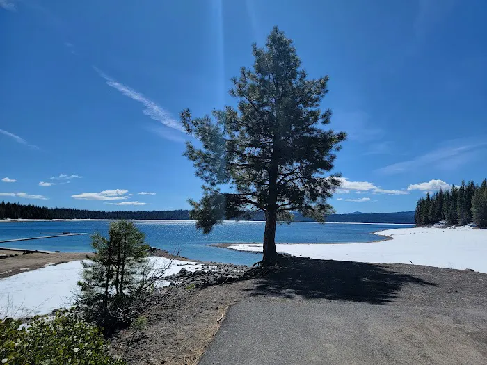 Hoodoo's Crescent Lake Resort 1