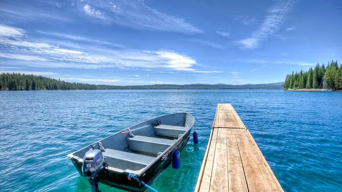 Hoodoo's Crescent Lake Resort 3