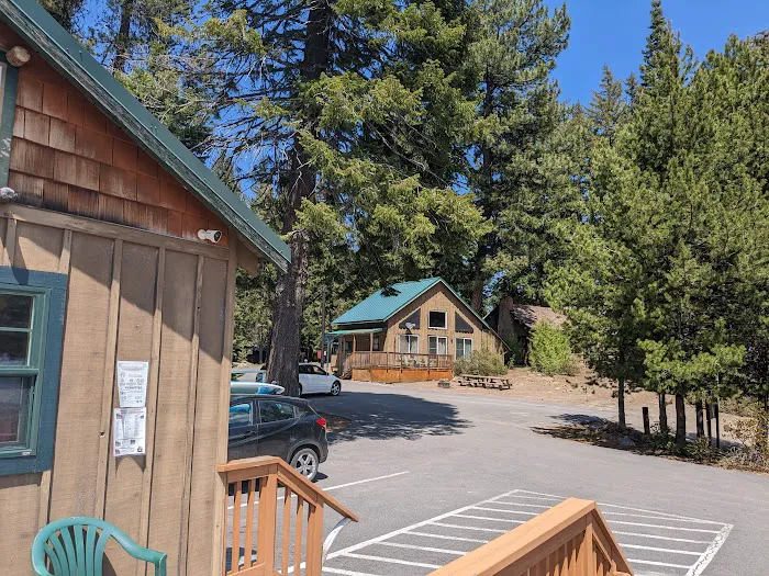 Hoodoo's Crescent Lake Resort 9