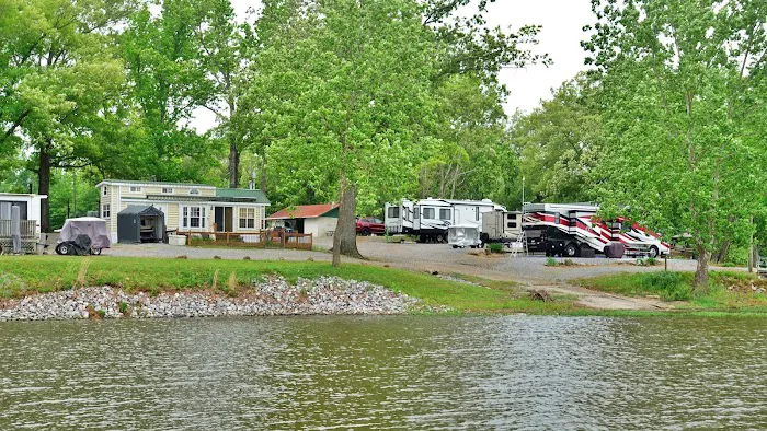 Waters Edge RV Park and Marina 7