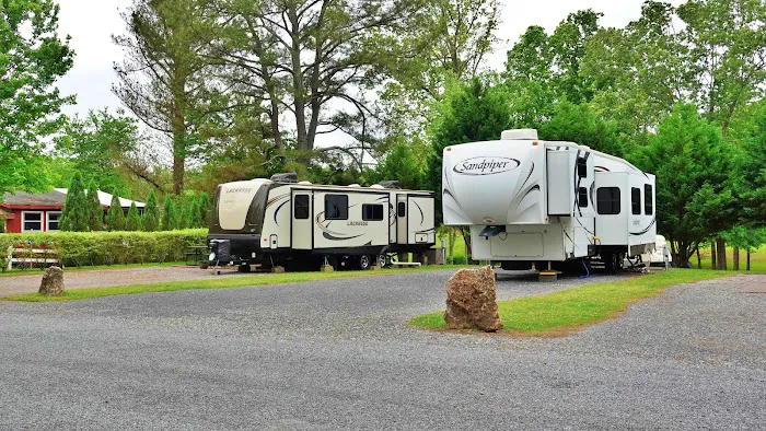 Waters Edge RV Park and Marina 6