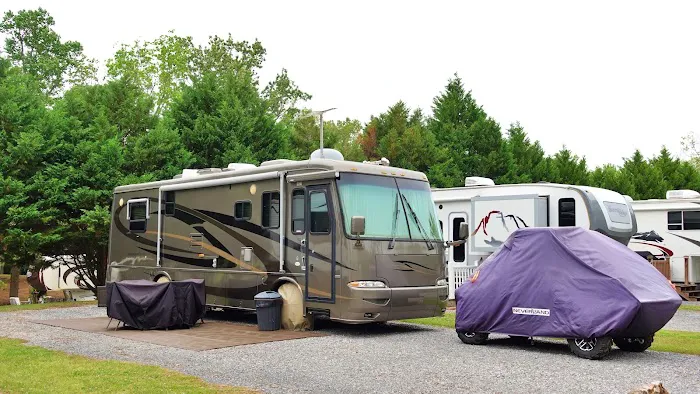 Waters Edge RV Park and Marina 9
