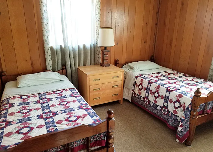 Lakeview Cottages & Marina 2