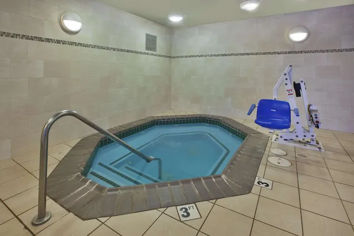 Country Inn & Suites by Radisson, Big Rapids, MI 6