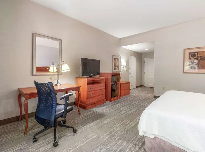 Hampton Inn & Suites North Conway 7