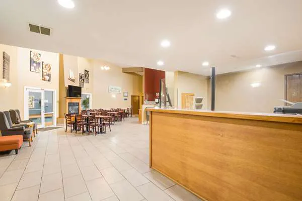 Econo Lodge 1