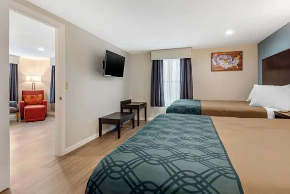 Quality Inn & Suites 4