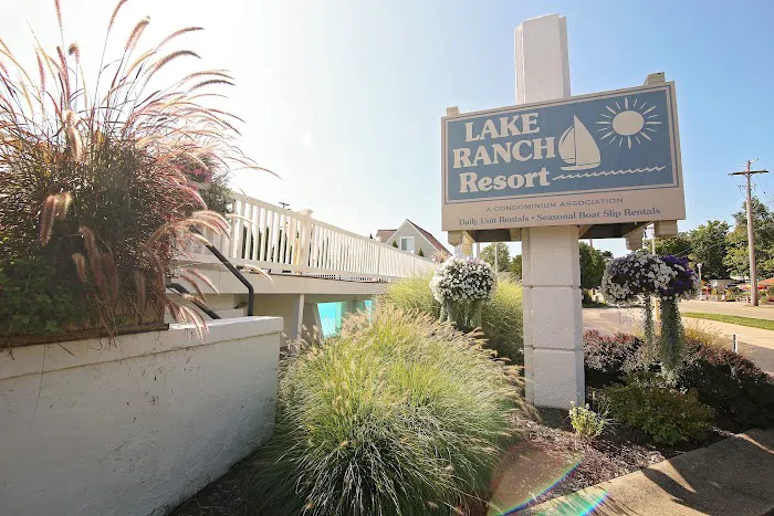 Lake Ranch Resort Waterfront Hotel 2