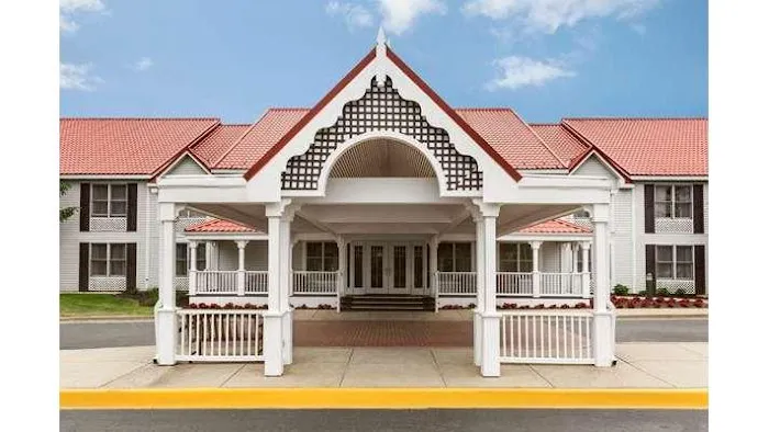 Country Inn & Suites by Radisson, Holland, MI 5