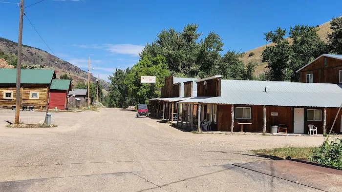 Bluster National Forest Campground 5