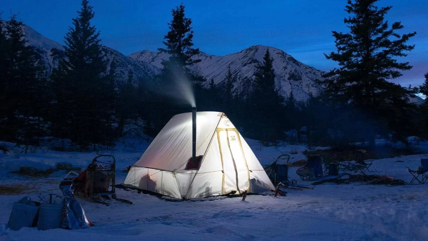 How to Avoid Getting Cold While Camping in the Winter: Essential Tips for a Warm Winter Adventure