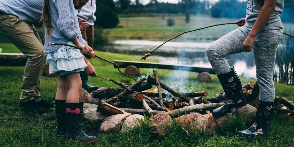 How to Organize a Family Camping Reunion: Tips for a Memorable Outdoor Experience