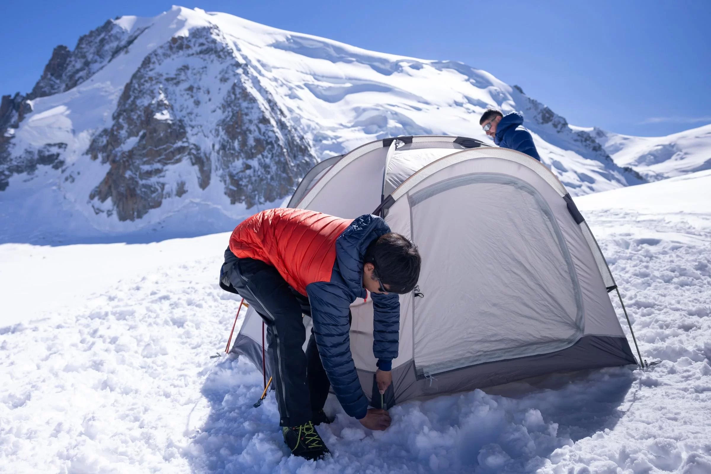 How to Enjoy Winter Camping with the Right Gear – Essential Tips for Cold Weather Adventures
