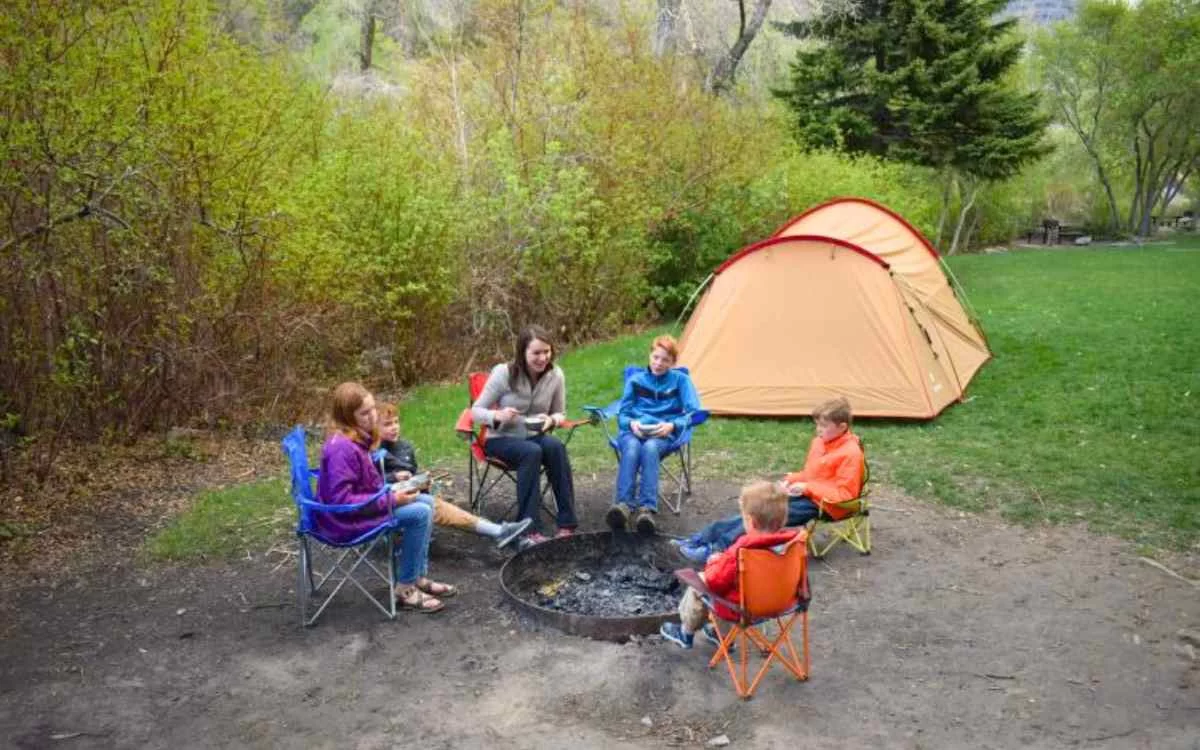 How to Set Up a Campsite with Your Kids: Tips for a Fun and Safe Family Adventure