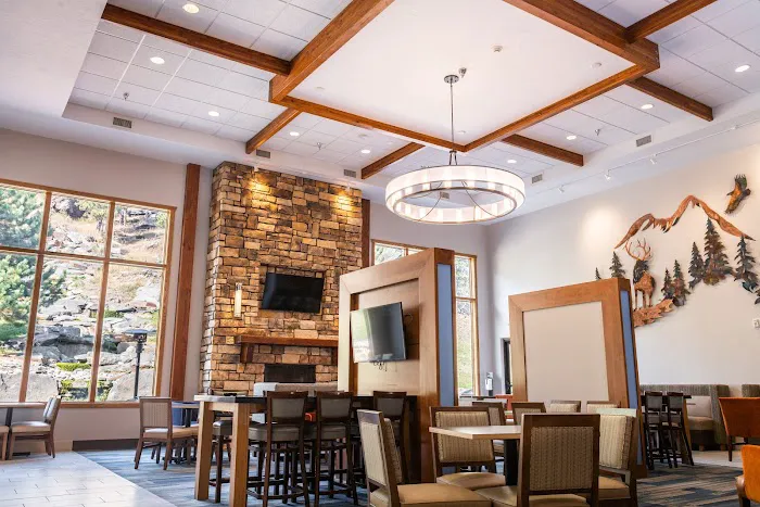 Holiday Inn Express & Suites Custer, an IHG Hotel 5
