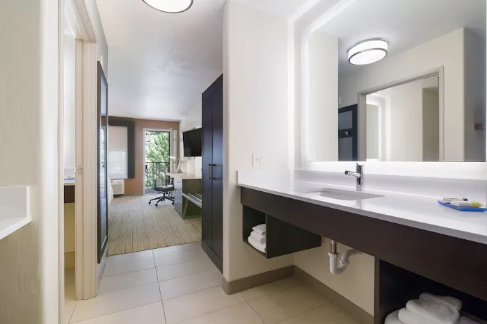 Holiday Inn Express & Suites Custer, an IHG Hotel 2