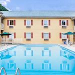 Days Inn & Suites by Wyndham Downtown Gatlinburg Parkway