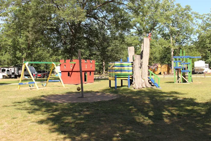 Twin Oaks Campground & Cabins 3
