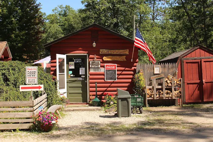 Twin Oaks Campground & Cabins 8