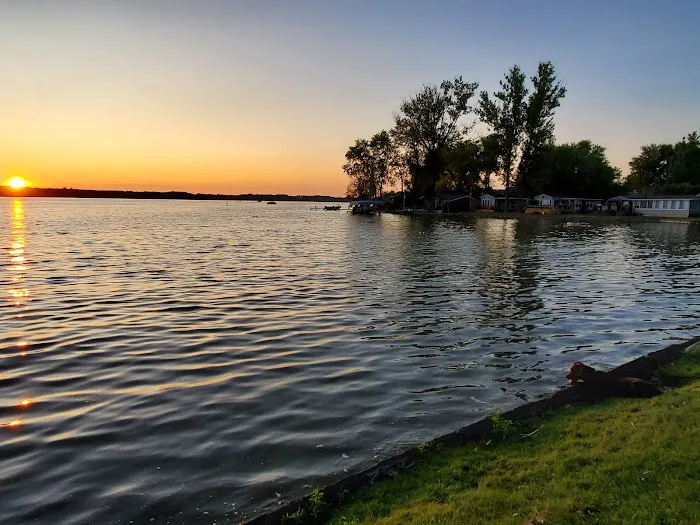 Scugog Landing | A Parkbridge Cottage & RV Resort 3