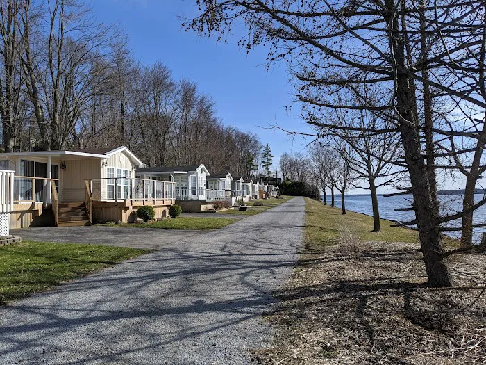 Scugog Landing | A Parkbridge Cottage & RV Resort 6