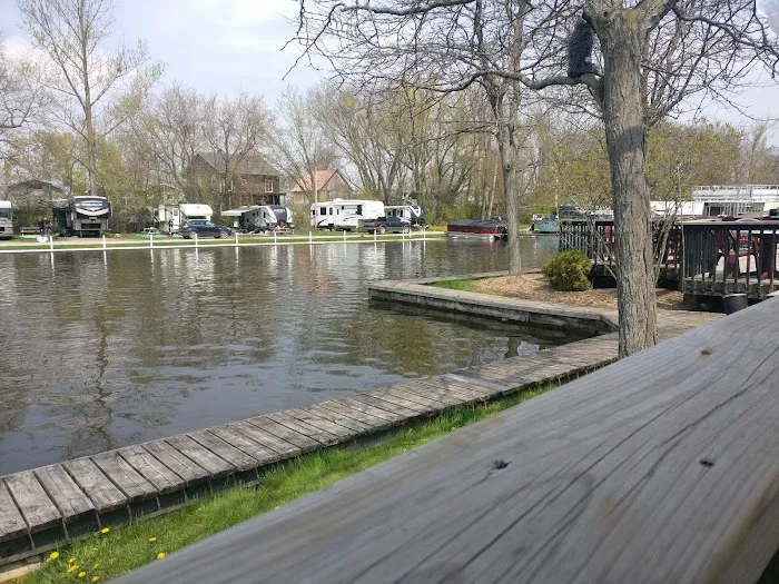 Scugog Landing | A Parkbridge Cottage & RV Resort 4