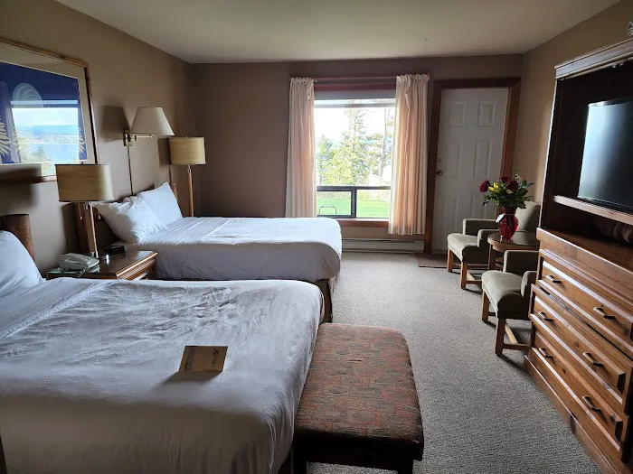 Tsa-Kwa-Luten Lodge/Cape Mudge Resort 2