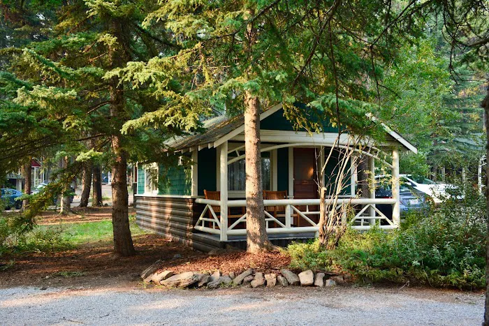 Johnston Canyon Lodge & Bungalows 6