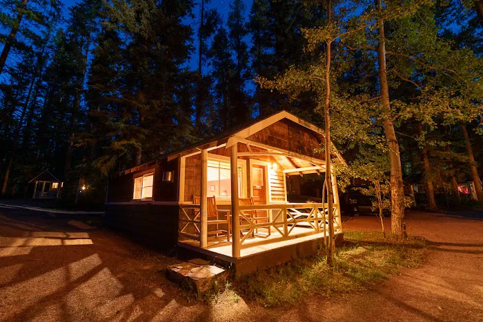 Johnston Canyon Lodge & Bungalows 4