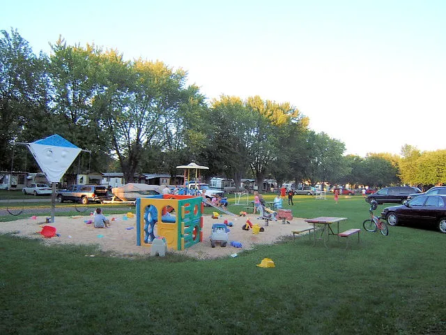 Shady Oaks Trailer Park & Campground 6