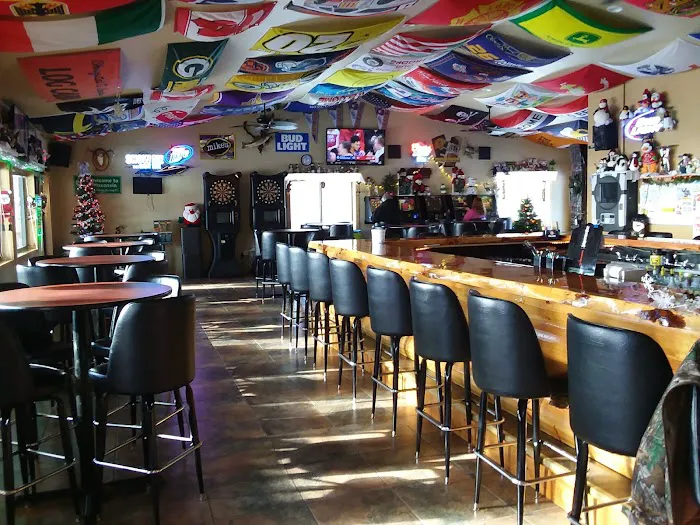 Log Cabin Resort & Tavern 9