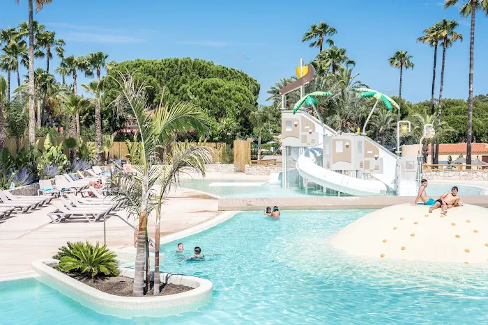 Stel Camping & Bungalows Resort 9