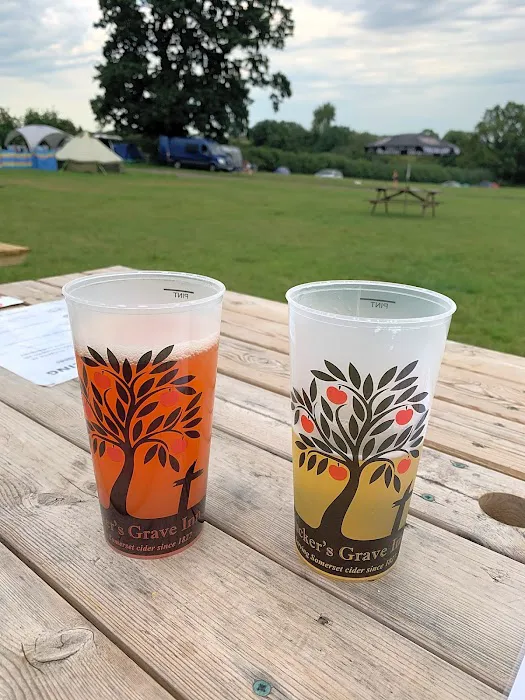 Tuckers Grave Inn & Campsite 5