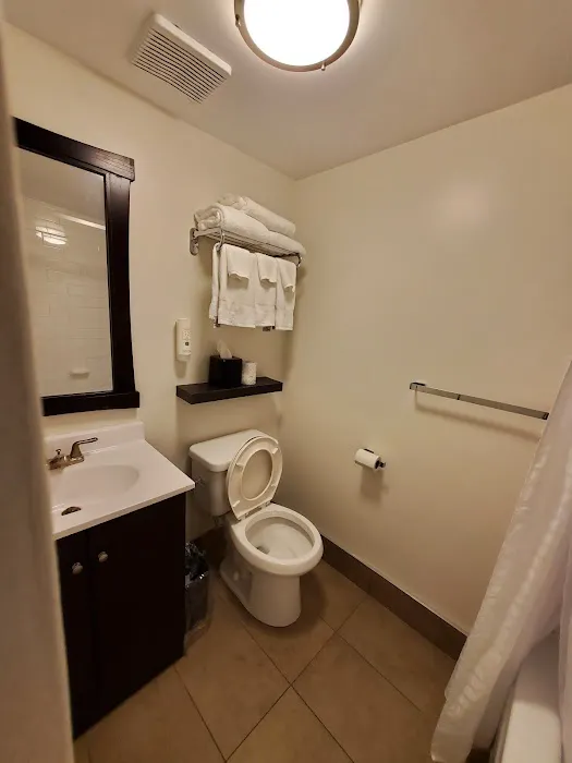 Quality Inn & Conference Centre Kingston Central 1