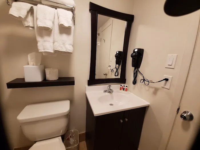 Quality Inn & Conference Centre Kingston Central 2