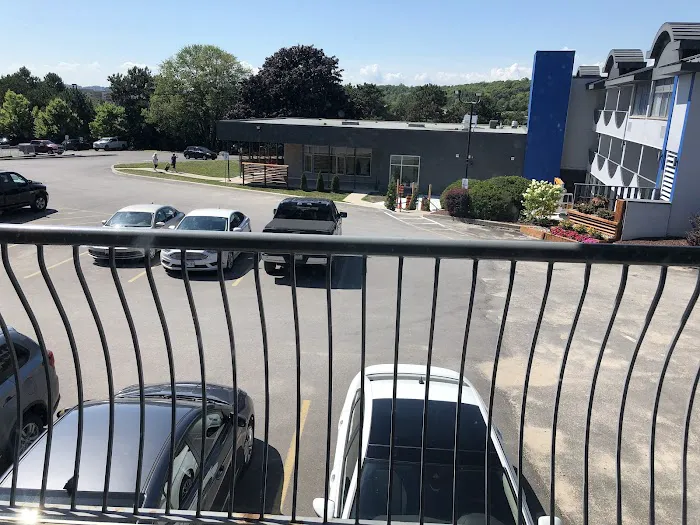 Quality Inn & Conference Centre Kingston Central 5