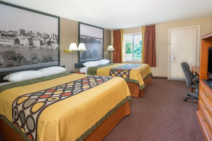 Super 8 by Wyndham Kingston 7