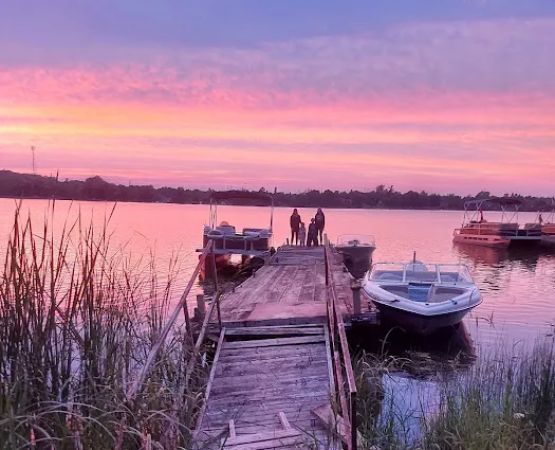 Loughborough Lake Holiday Park Campground