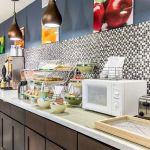 Rodeway Inn & Suites