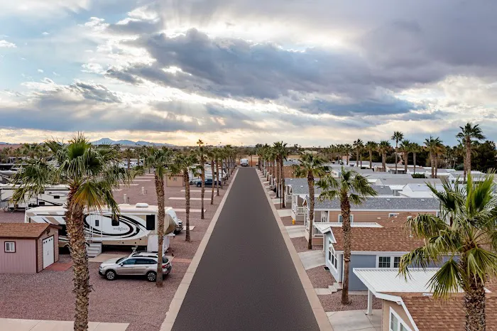 Palm Creek Resort & Residences 9