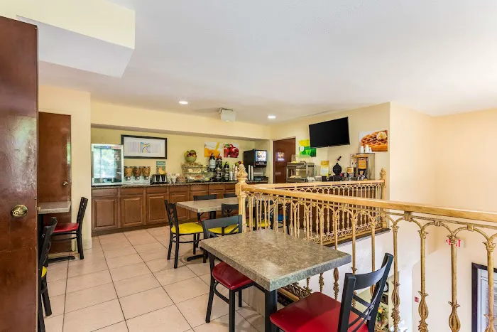 Quality Inn Huntersville near Lake Norman 4