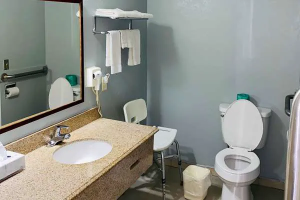 Econo Lodge Inn & Suites Old Saybrook - Westbrook 1