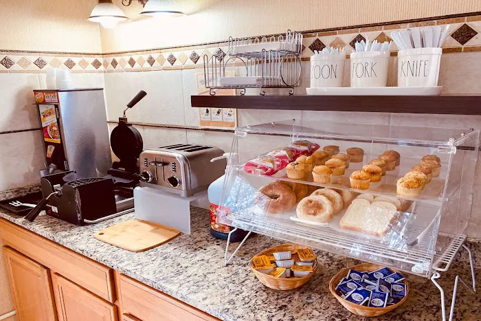 Econo Lodge Inn & Suites Old Saybrook - Westbrook 9