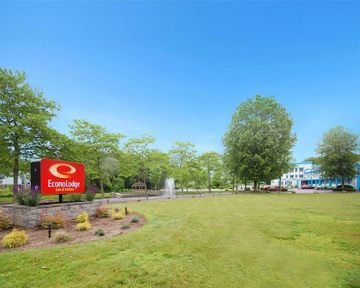 Econo Lodge Inn & Suites Old Saybrook - Westbrook 7