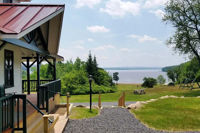 The Inn on Piseco Lake 7