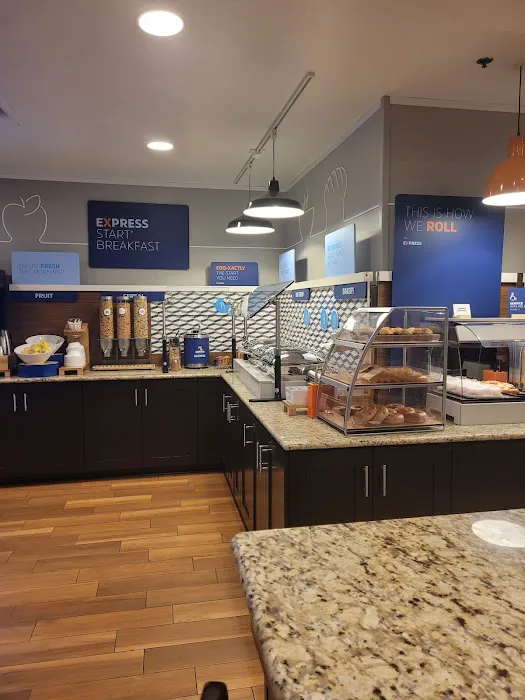 Holiday Inn Express & Suites Murphy, an IHG Hotel 5